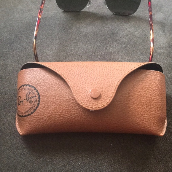 Ray bands sunglasses brand new with case - Picture 3 of 4